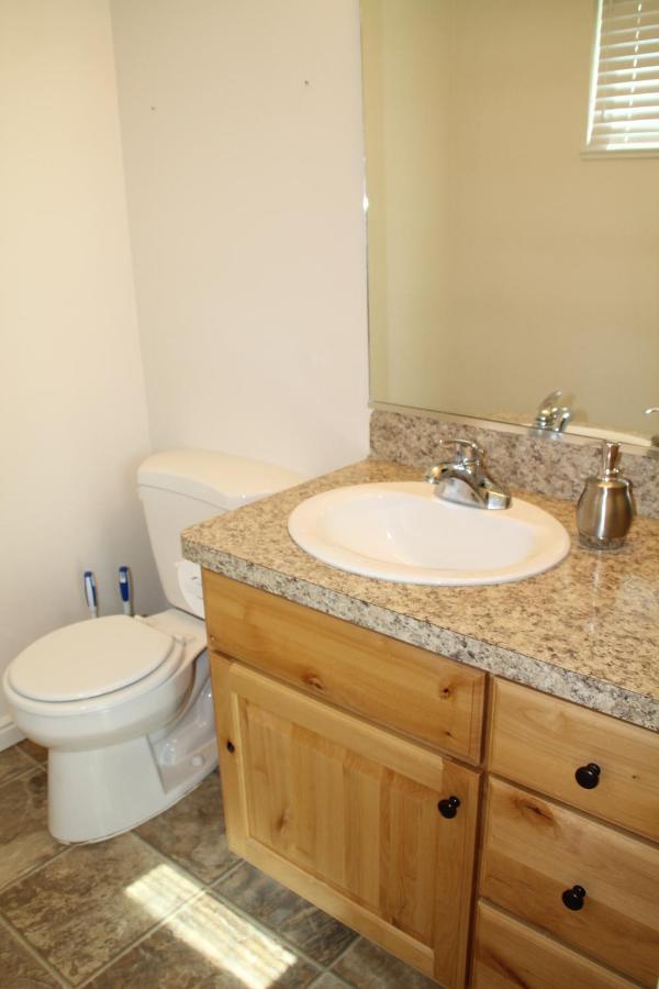3 Queen Beds, 1 Twin Bed, 2 Rooms, 1 And A Half Bath, Self Check-In, Flexcation Equipped Idaho Falls Eksteriør bilde