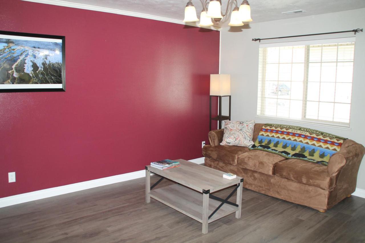 3 Queen Beds, 1 Twin Bed, 2 Rooms, 1 And A Half Bath, Self Check-In, Flexcation Equipped Idaho Falls Eksteriør bilde