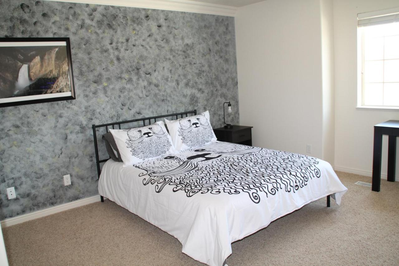 3 Queen Beds, 1 Twin Bed, 2 Rooms, 1 And A Half Bath, Self Check-In, Flexcation Equipped Idaho Falls Eksteriør bilde