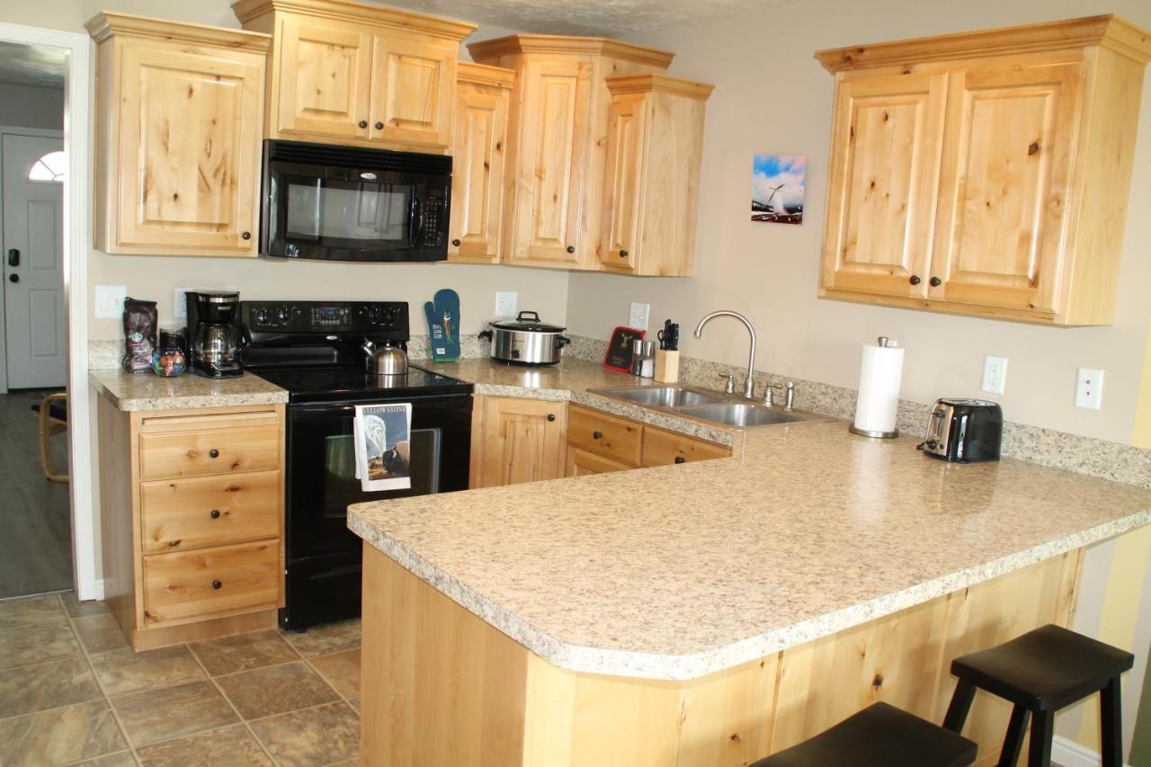 3 Queen Beds, 1 Twin Bed, 2 Rooms, 1 And A Half Bath, Self Check-In, Flexcation Equipped Idaho Falls Eksteriør bilde