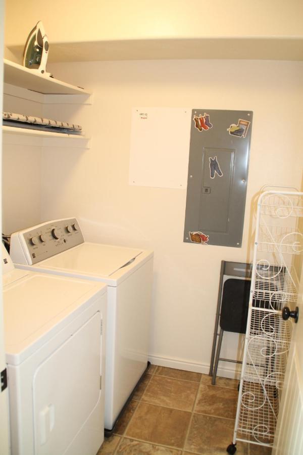 3 Queen Beds, 1 Twin Bed, 2 Rooms, 1 And A Half Bath, Self Check-In, Flexcation Equipped Idaho Falls Eksteriør bilde