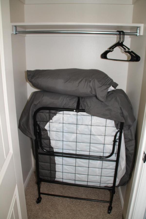 3 Queen Beds, 1 Twin Bed, 2 Rooms, 1 And A Half Bath, Self Check-In, Flexcation Equipped Idaho Falls Eksteriør bilde